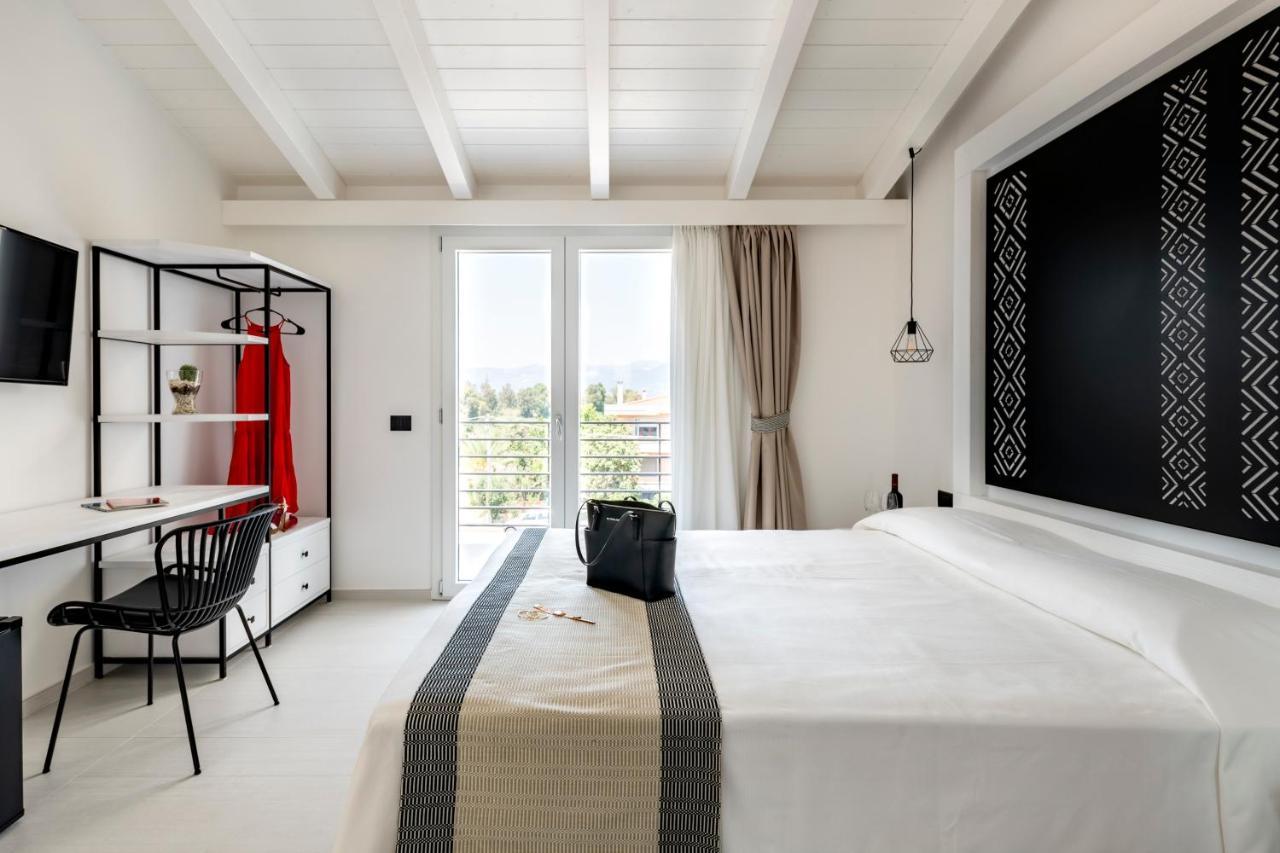 Cara A Bentu - Charming Rooms Tortolì Eksteriør billede
