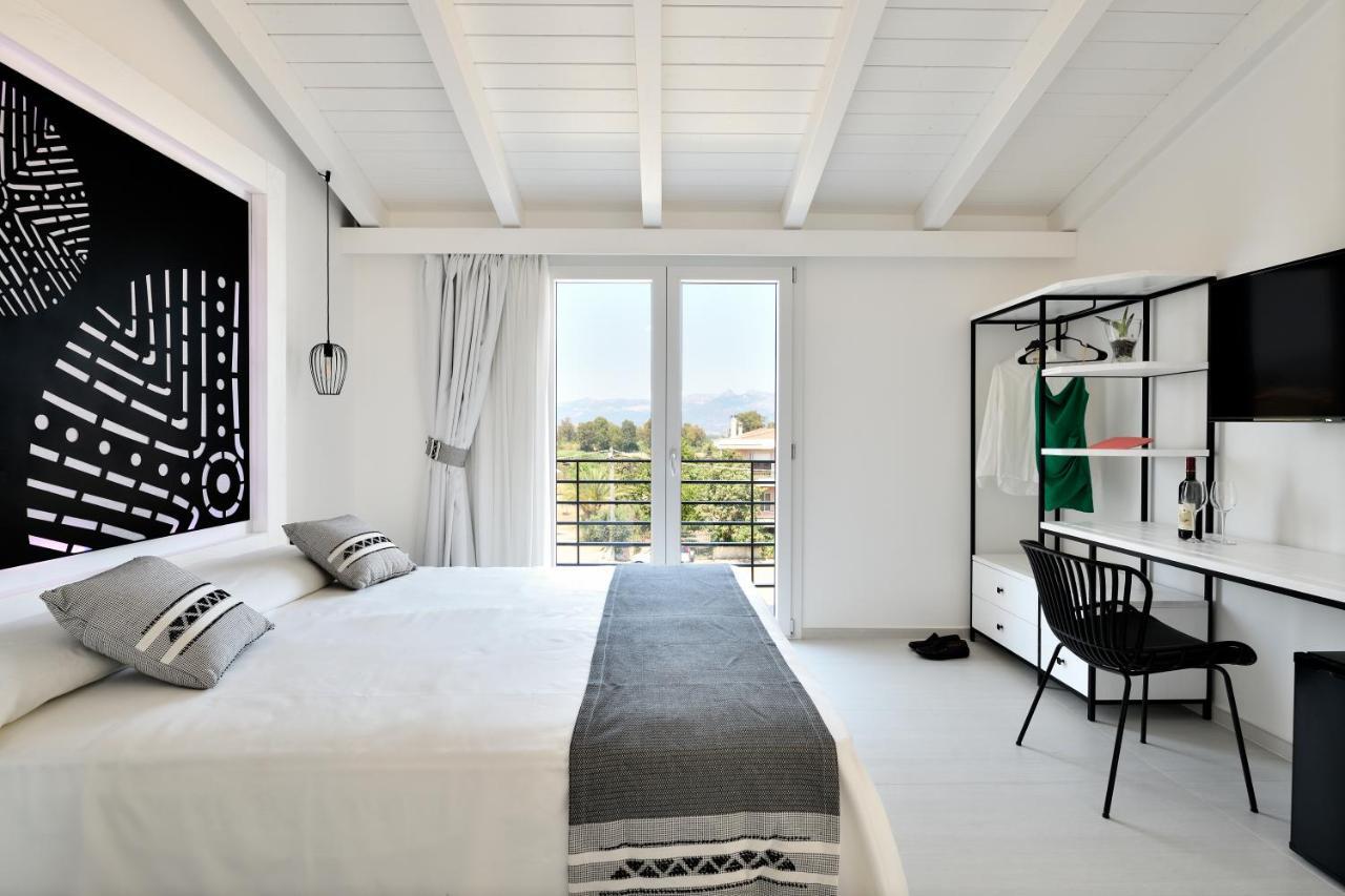 Cara A Bentu - Charming Rooms Tortolì Eksteriør billede